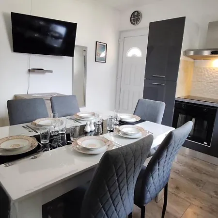 Apartment Des Fleurs - Les Escapades Familiales - 1 A 6 Personnes *